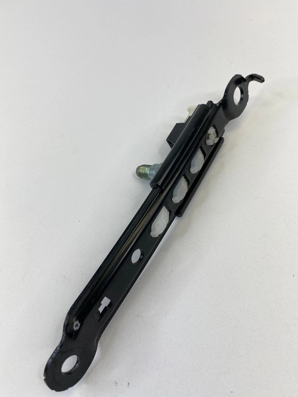 09-13 TOYOTA COROLLA RIGHT PASSENGER SIDE SEAT BELT HEIGHT ADJUSTER 52851A OEM