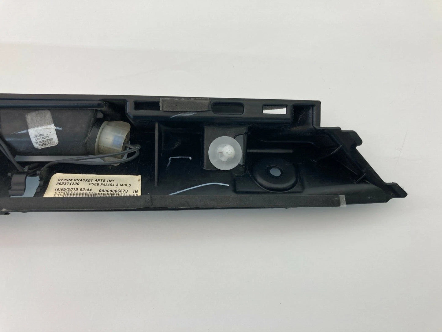 2014-2019 FORD FIESTA SEDAN REAR TRUNK LICENSE PLATE LAMP LIGHT TRIM MOLDING OEM