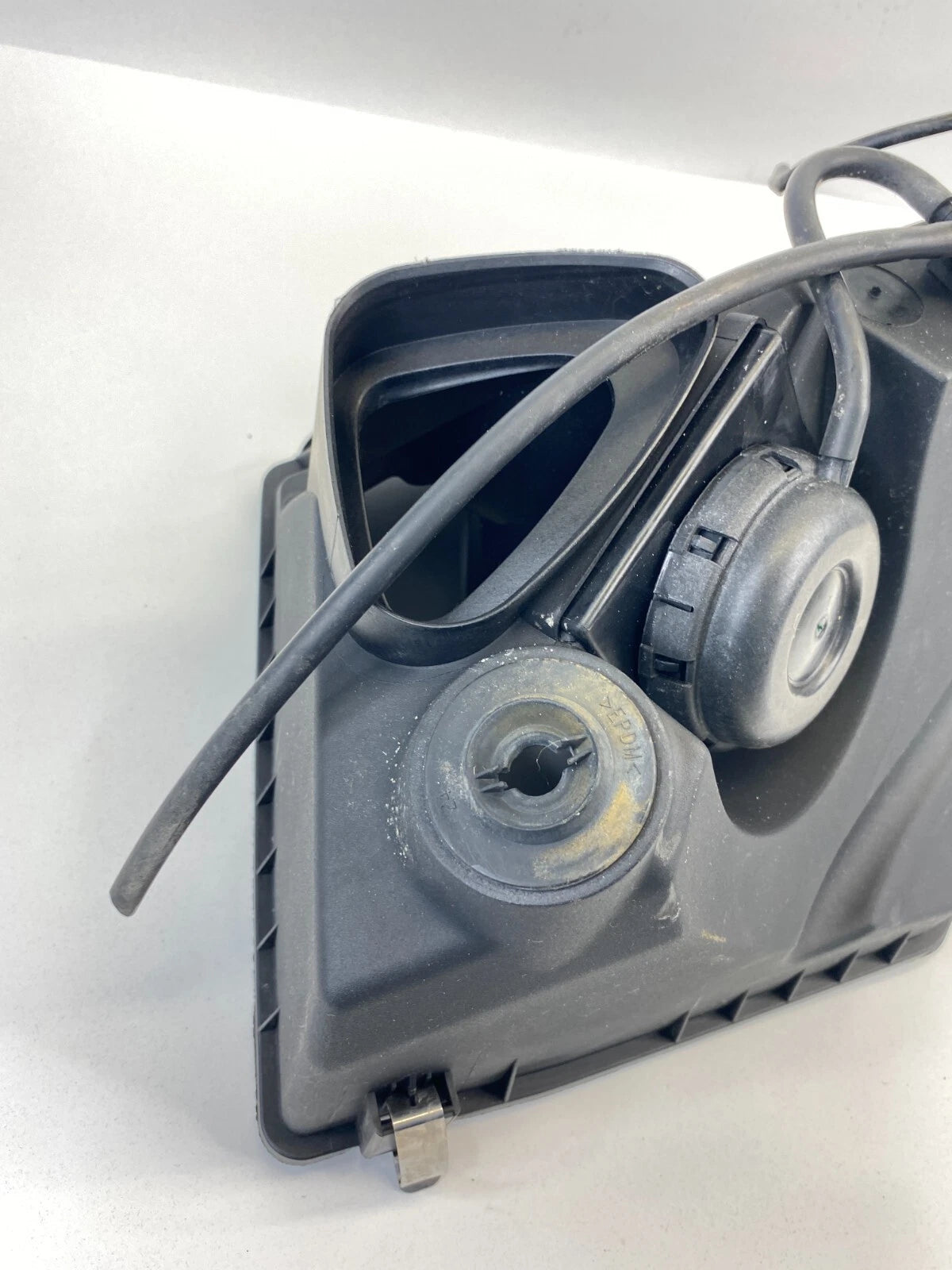 2005-2011 AUDI A6 QUATTRO 4.2L AIR INTAKE CLEANER BOX HOUSING 4F0-133-837E OEM