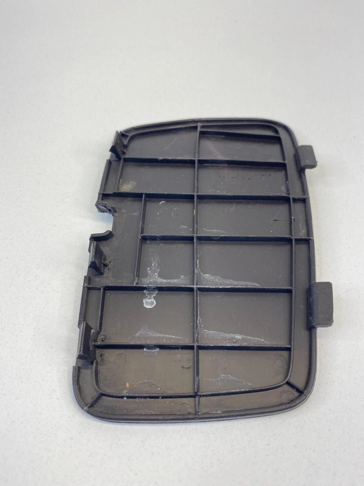 2010-2015 HYUNDAI TUCSON REAR RIGHT TAILGATE LAMP ACCESS COVER CAP 81788-2S000