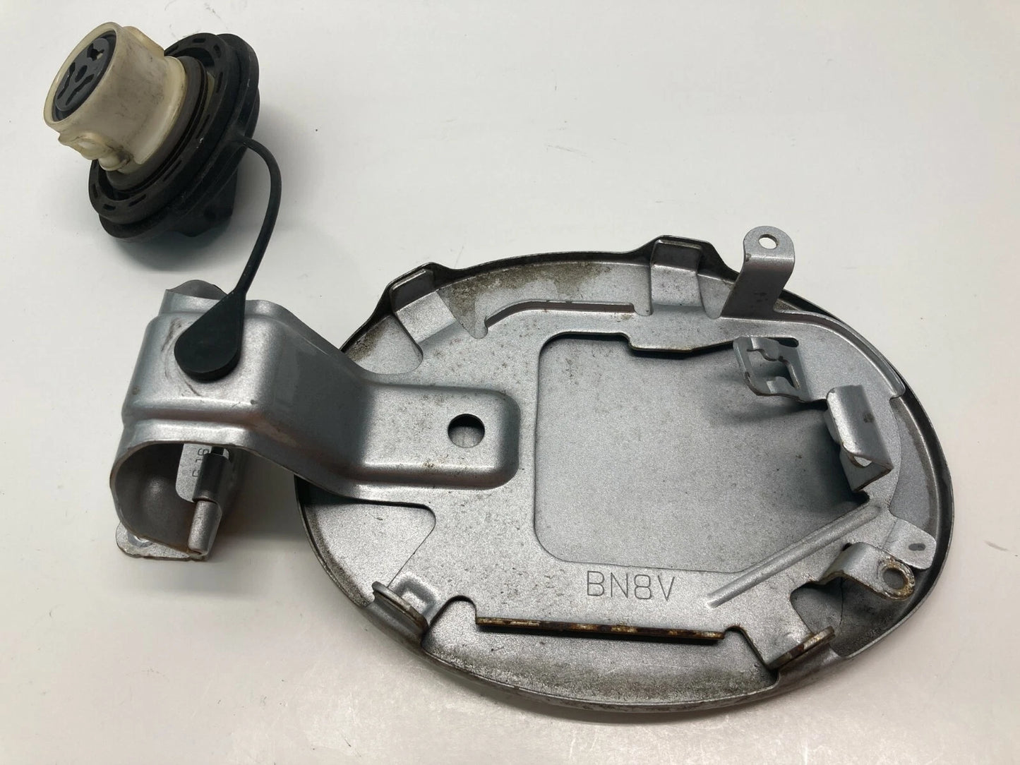 2004 2005 2006 MAZDA 3 SEDAN FUEL FILLER DOOR GAS LID COVER ASSEMBLY OEM