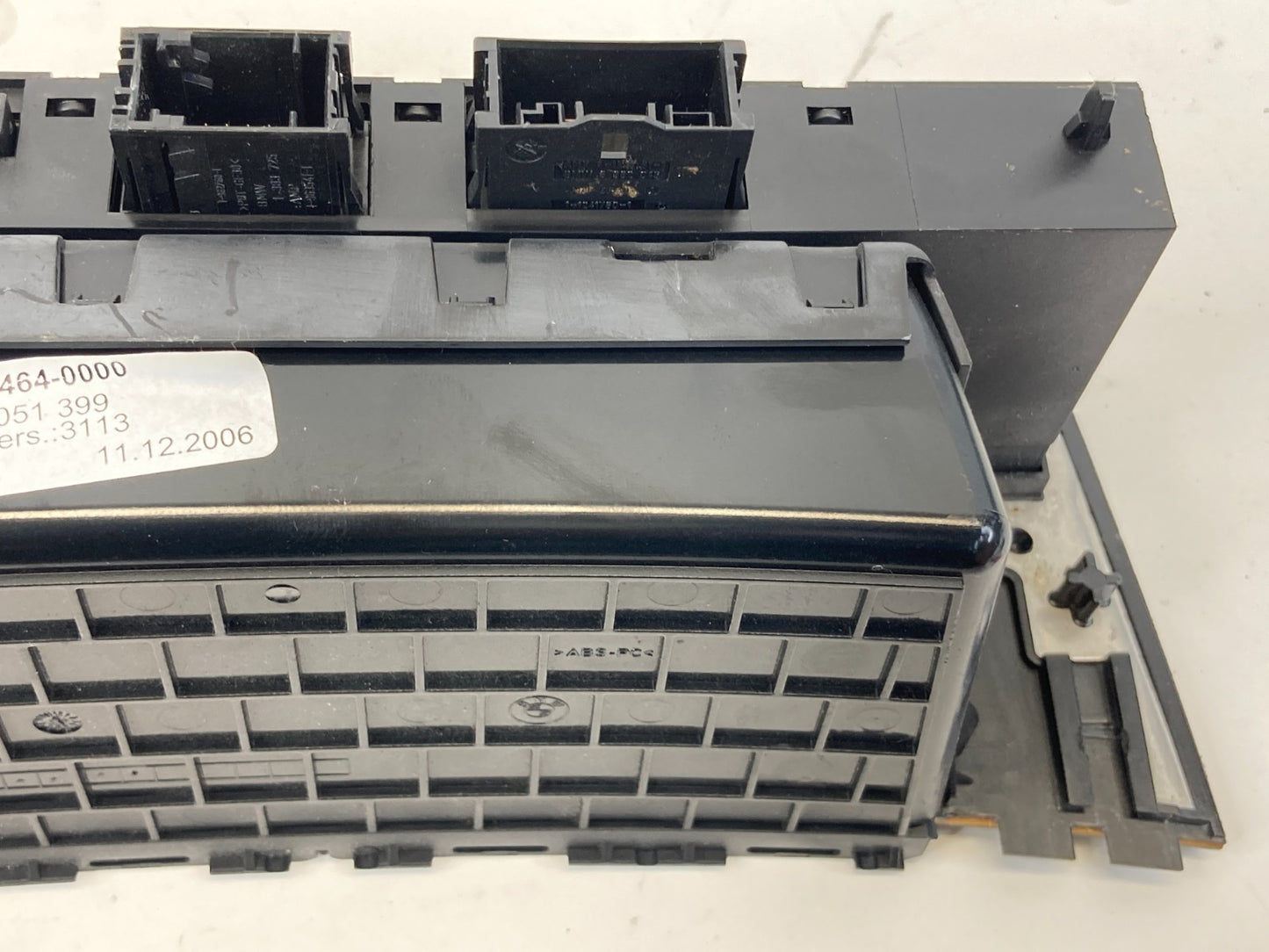 04-07 BMW 525i Lower Dash Storage Panel w/ DTC & Heated Seat Switch 31464-0000