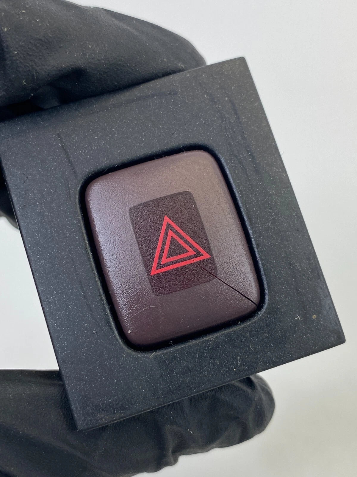 2008-2016 VOLVO XC70 EMERGENCY HAZARD LIGHT CONTROL SWITCH BUTTON 30710106 OEM