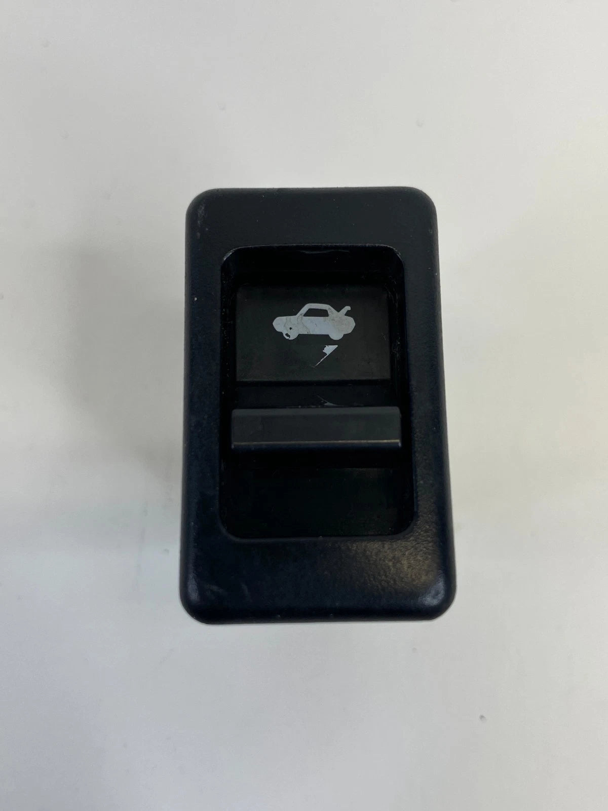 2007-2014 NISSAN ALTIMA FRONT LEFT DRIVER SIDE INTERIOR TRUNK RELEASE SWITCH