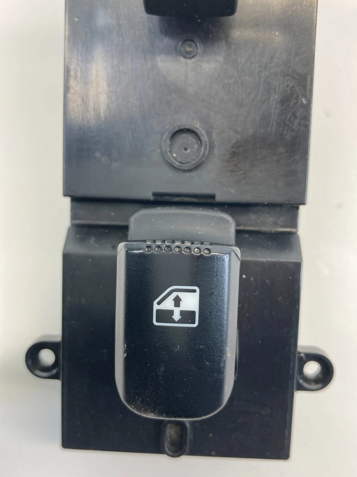 2007-2009 HYUNDAI SANTA FE FRONT RIGHT DOOR POWER WINDOW LOCK SWITCH OEM FACTORY