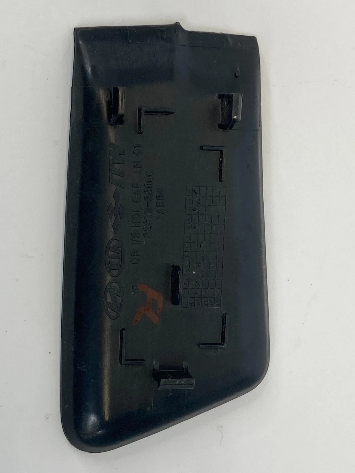2011-2014 HYUNDAI SONATA FRONT LEFT SIDE INNER DOOR HANDLE SCREW CAP 826193S000