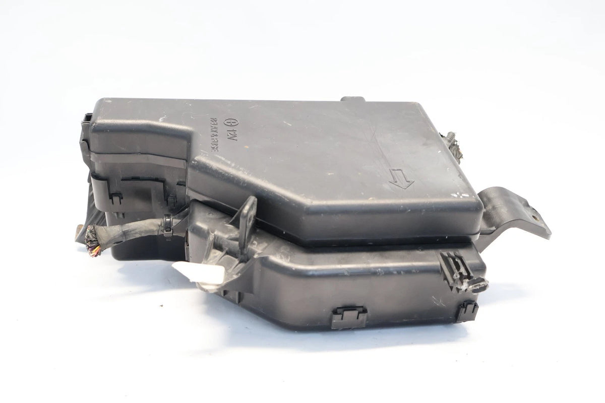2004-2009 TOYOTA PRIUS UNDER HOOD FUSE RELAY JUNCTION BOX FRONT LEFT 82730-47300