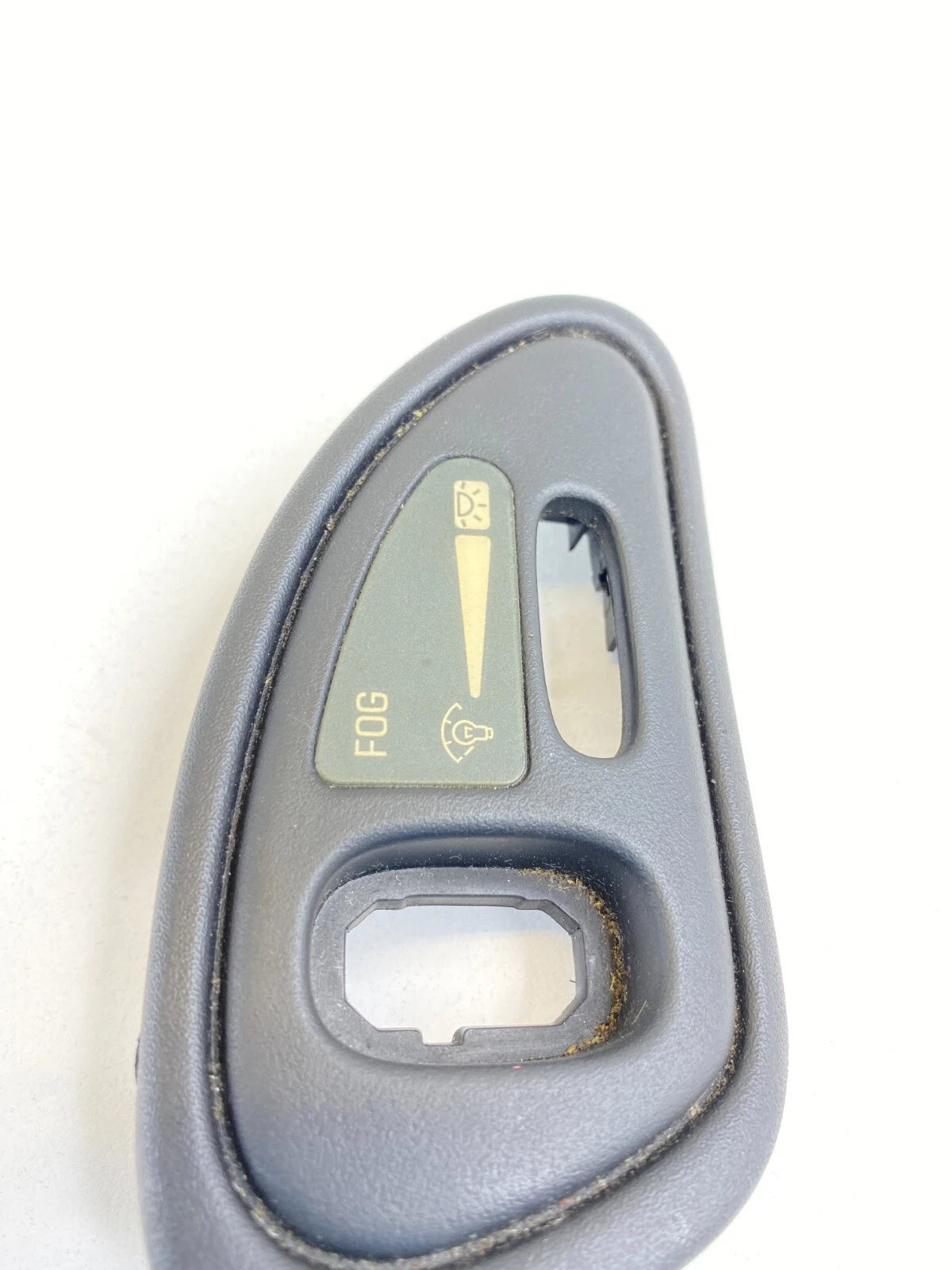 1999-2005 PONTIAC GRAND AM DASH FOG LIGHT LAMP SURROUND BEZEL TRIM COVER ONLY
