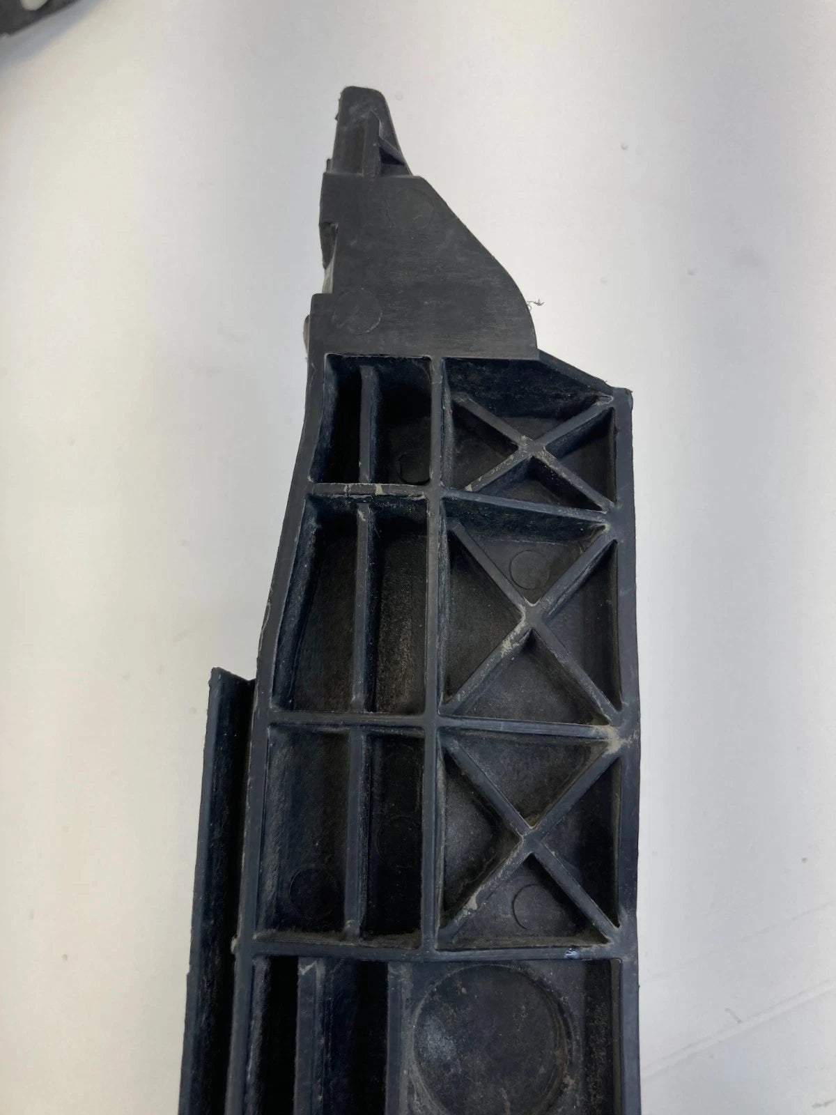 2007-2009 LEXUS RX350 REAR LEFT RIGHT SIDE BUMPER RETAINER SET 52575-0E010 OEM