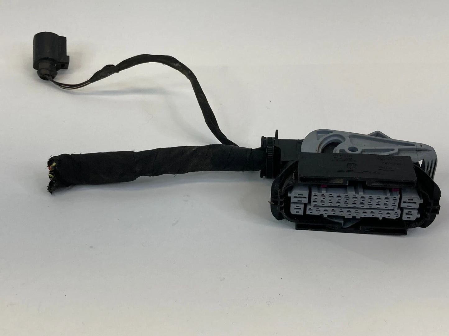 2010 2011 Volkswagen Tiguan A/T 2.0L ABS Pump Anti Lock Plug Connector 4F0973038