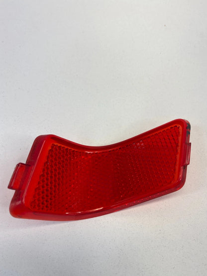 2004-2008 CHRYSLER PACIFICA REAR LEFT SIDE INTERIOR DOOR LIGHT LAMP REFLECTOR
