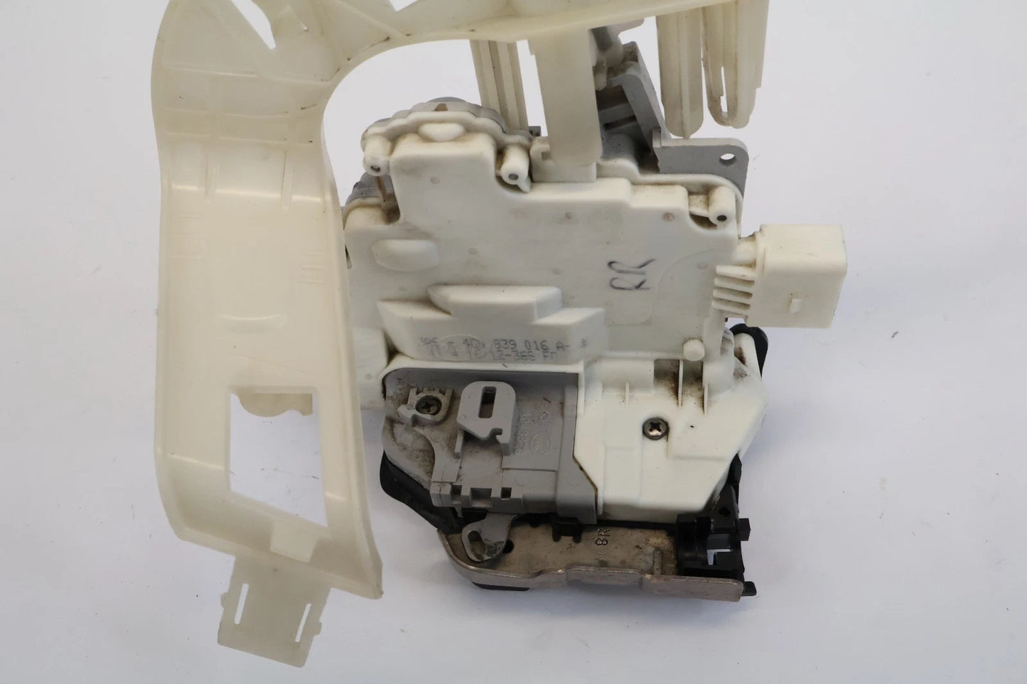 2011-2017 VOLKSWAGEN TOUAREG REAR RIGHT PASSENGER DOOR LOCK LATCH RELEASE OEM