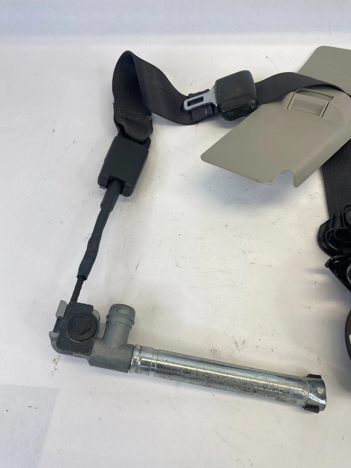 2010 2011 2012 CHEVROLET TRAVERSE FRONT RIGHT PASSENGER SEAT BELT RETRACTOR OEM