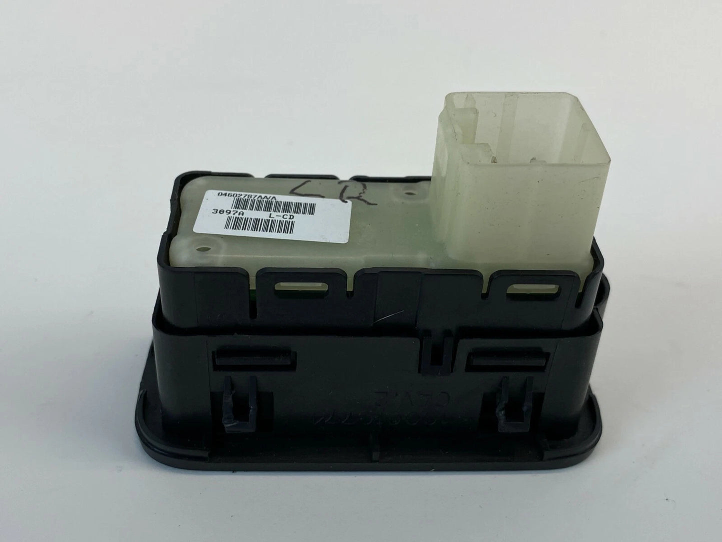 2006-2010 DODGE CHARGER REAR LEFT DOOR WINDOW BUTTON SWITCH 04602787AA OEM