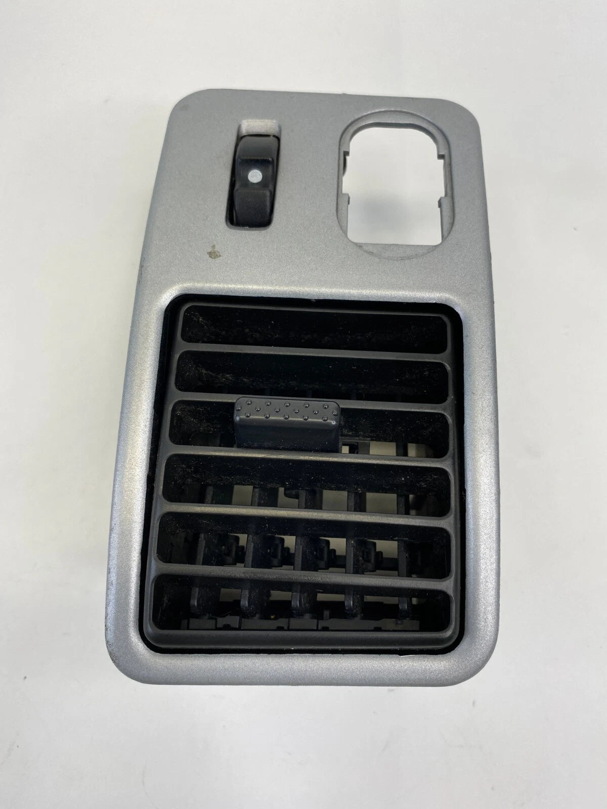 2007-2009 CHEVROLET EQUINOX FRONT LEFT SIDE A/C DASH AIR VENT GRILLE OUTLET OEM