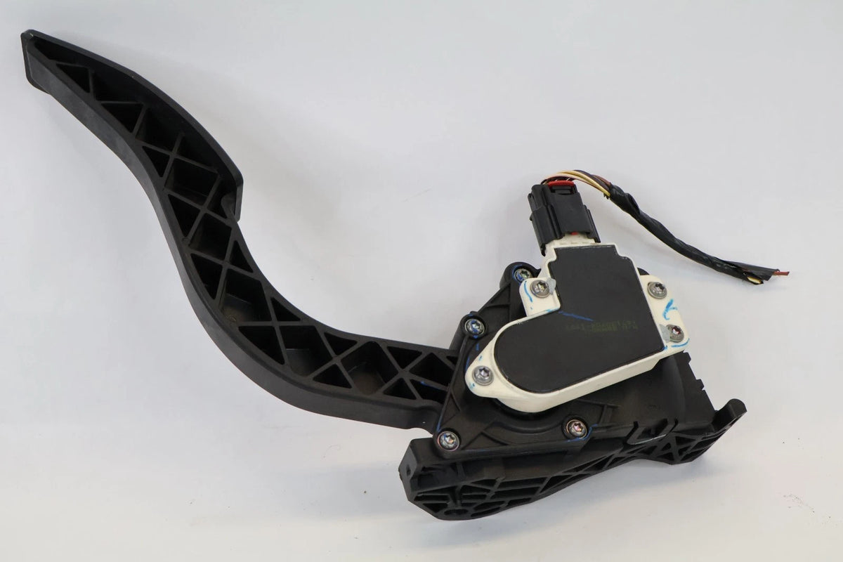 2012-2020 CHEVROLET SONIC 1.8L GAS ACCELERATOR PEDAL ASSEMBLY 96858781 OEM