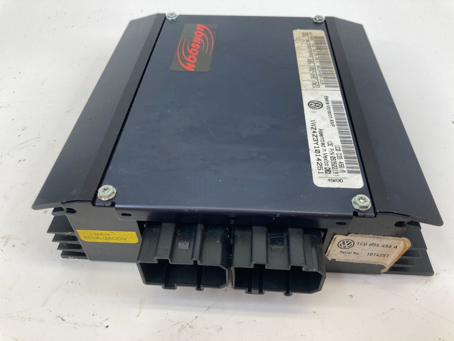 98-10 Volkswagen Beetle Audio Radio Amplifier AMP Equipment Sound 1C0-035-456-P