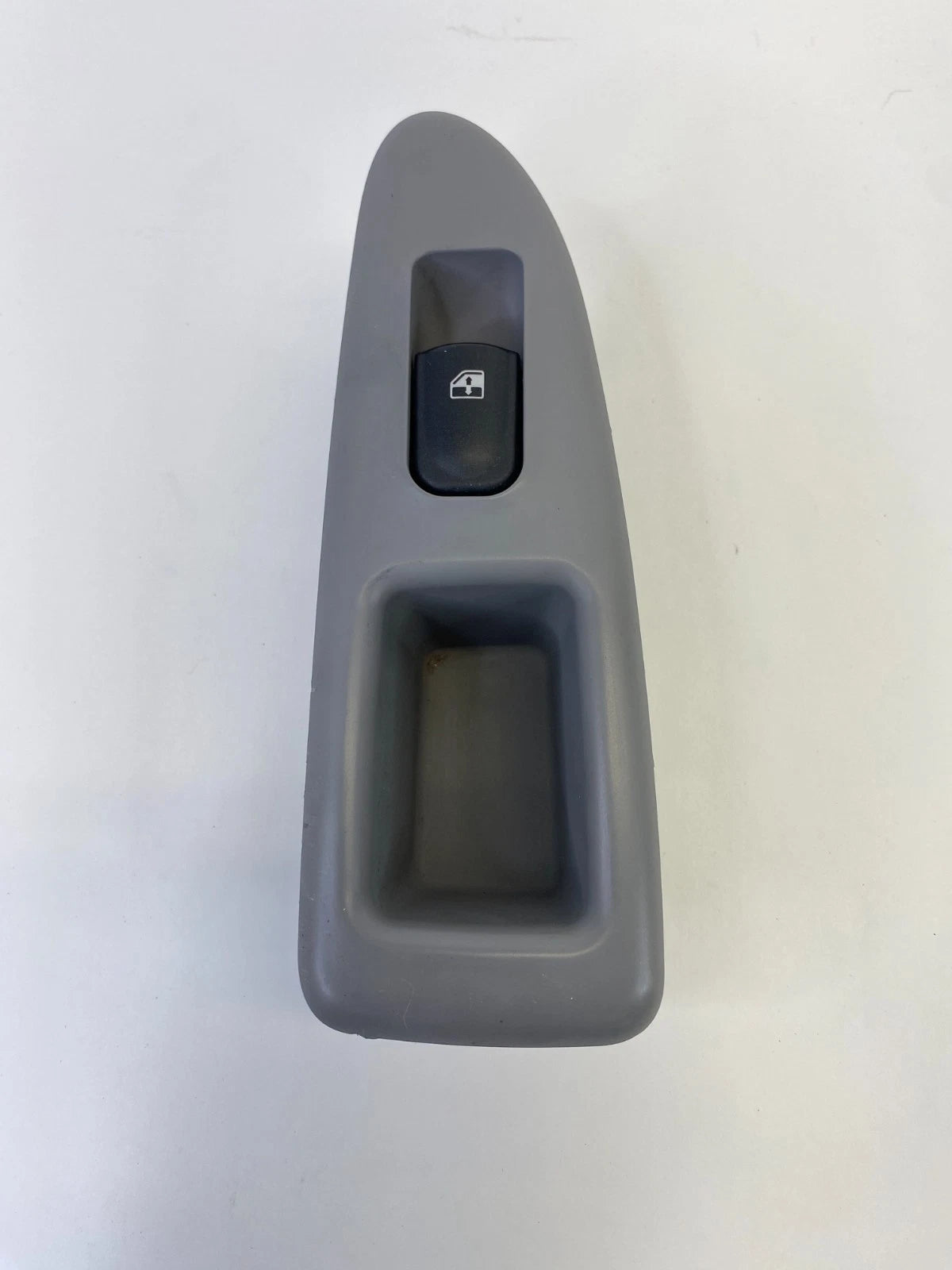 06-08 KIA OPTIMA REAR RIGHT BACK DOOR WINDOW CONTROL SWITCH W/ BEZEL 93580-2G500