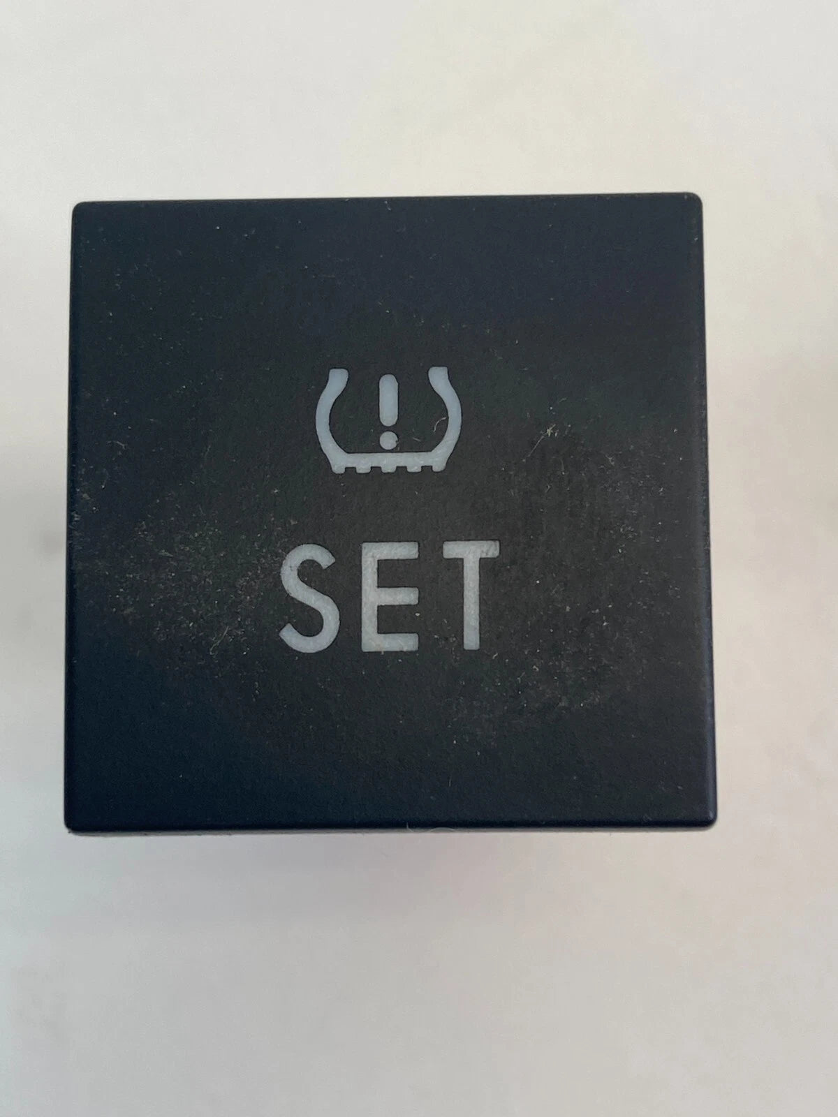 2012-2022 VW VOLKSWAGEN PASSAT TIRE PRESSURE MONITORING DISPLAY SET SWITCH OEM