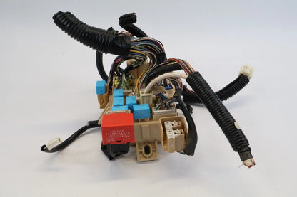 2005 2006 TOYOTA TUNDRA 4.7L CREW CAB INTERIOR DASH CABIN FUSE BOX RELAY OEM