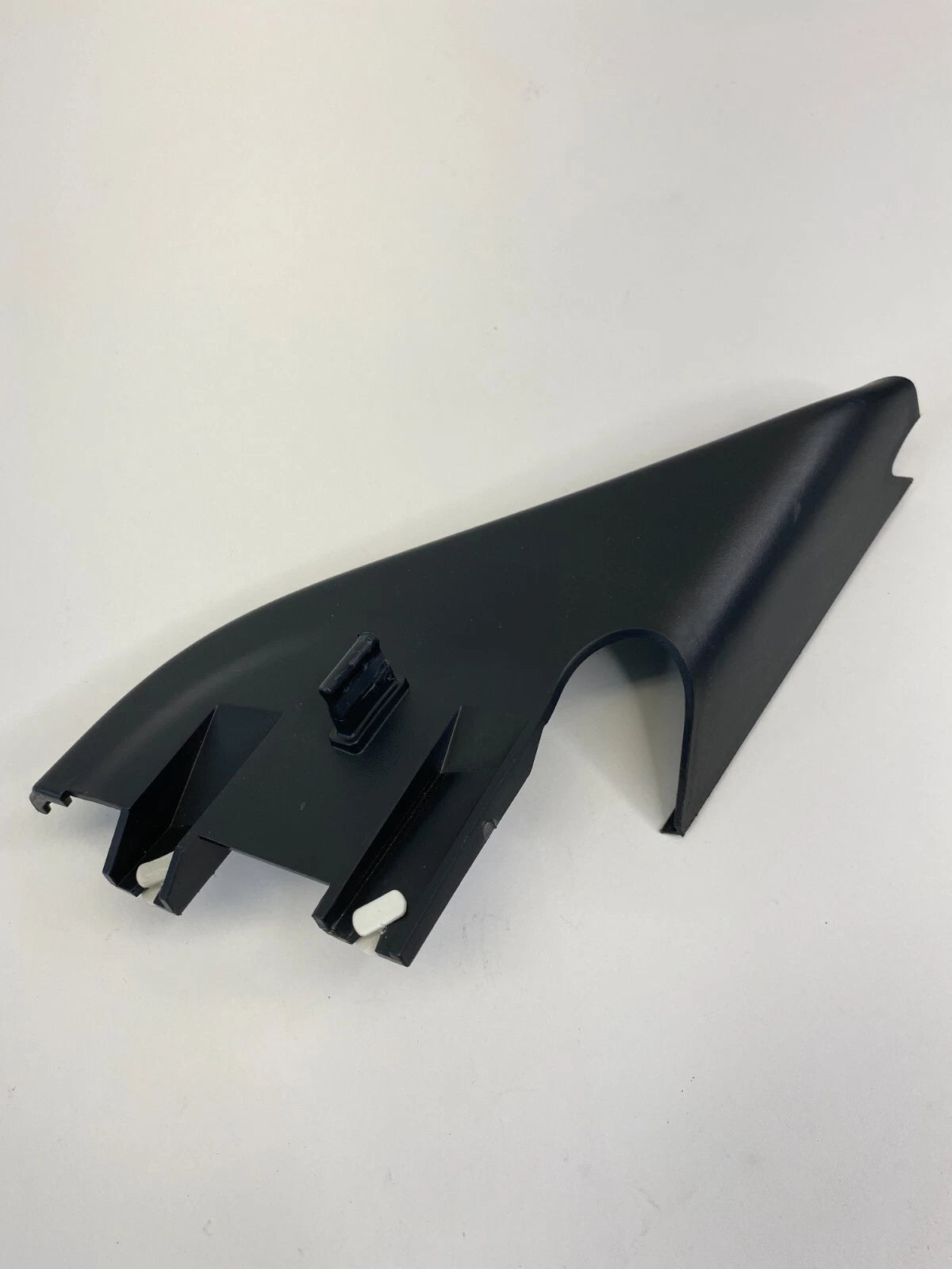 2012-2019 VOLKSWAGEN PASSAT INNER FRONT RIGHT SIDE MIRROR CORNER COVER 561837994