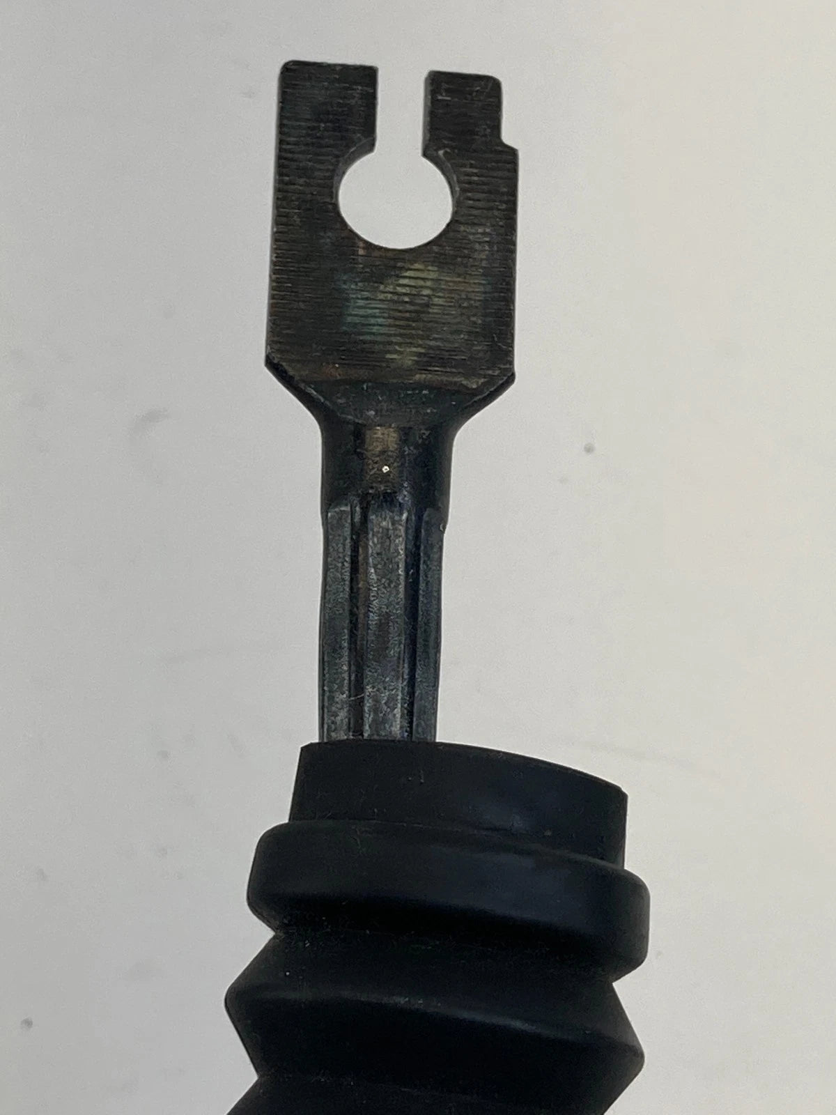 2011-2014 HYUNDAI SONATA FRONT RIGHT SEAT BELT BUCKLE TENSIONER 34098740G OEM