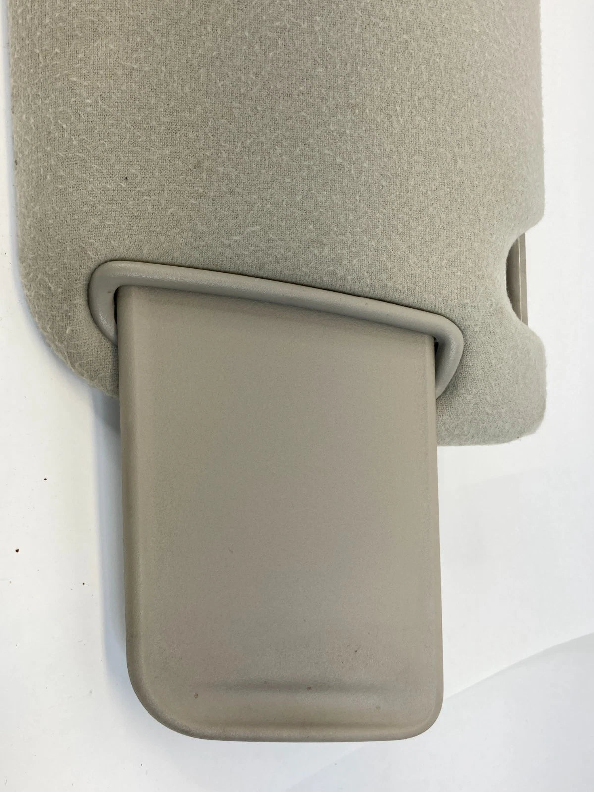 2003-2006 TAHOE YUKON ESCALADE LEFT & RIGHT SUNVISOR SUN VISOR SET CLOTH OEM