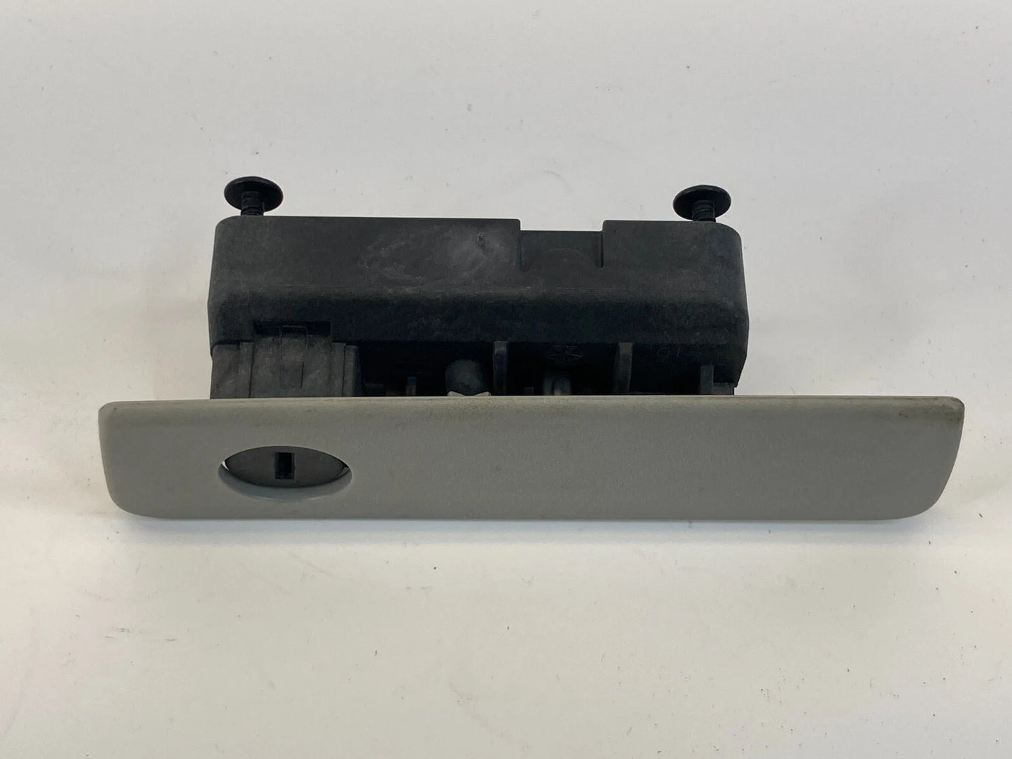 2009-2014 VOLKSWAGEN ROUTAN GLOVE BOX STORAGE COMPARTMENT HANDLE LATCH OEM