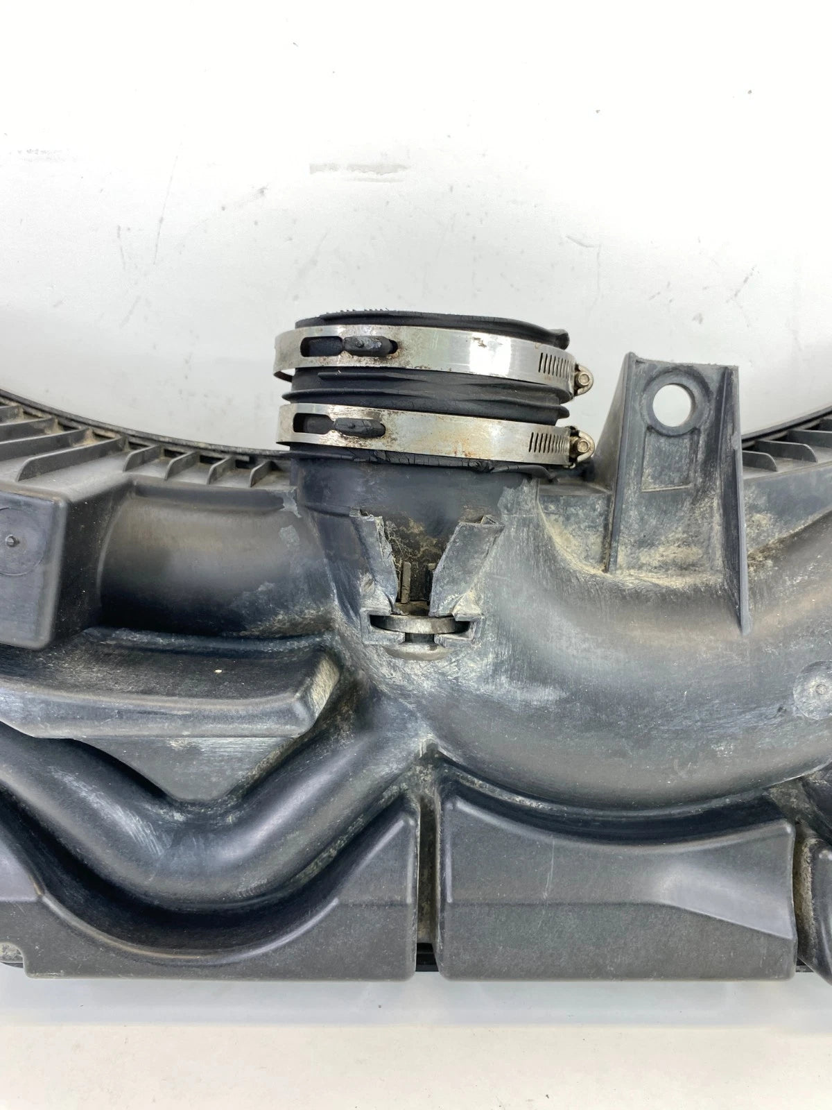 05-08 GRAND CHEROKEE 06-08 COMMANDER 5.7 AIR INTAKE CLEANER RESONATOR 53013517AD