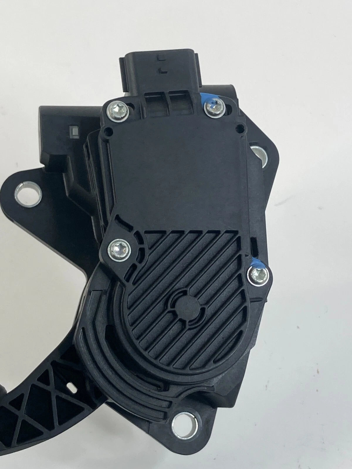 2009-2014 NISSAN MAXIMA SEDAN ACCELERATOR THROTTLE PEDAL ASSEMBLY 180029HA0A OEM