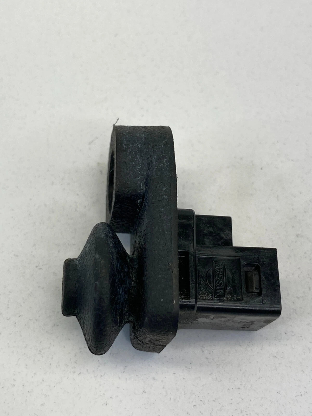 08-11 NISSAN ROGUE 07-12 VERSA FRONT RIGHT DOOR COURTESY LIGHT AJAR JAMB SWITCH