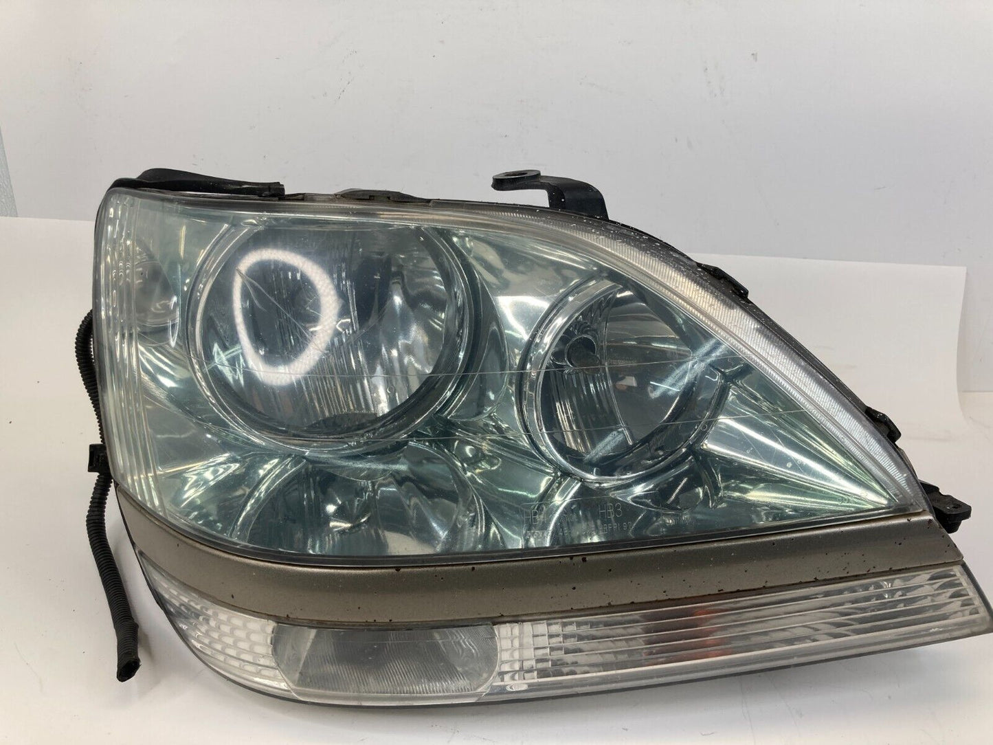 2001-2003 Lexus RX300 Front Right Passenger Side Halogen Headlight Lamp Assy OEM