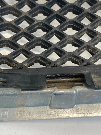 09-12 CHEVROLET TRAVERSE FRONT BUMPER UPPER GRILL GRILLE ASSEMBLY 15944627 OEM