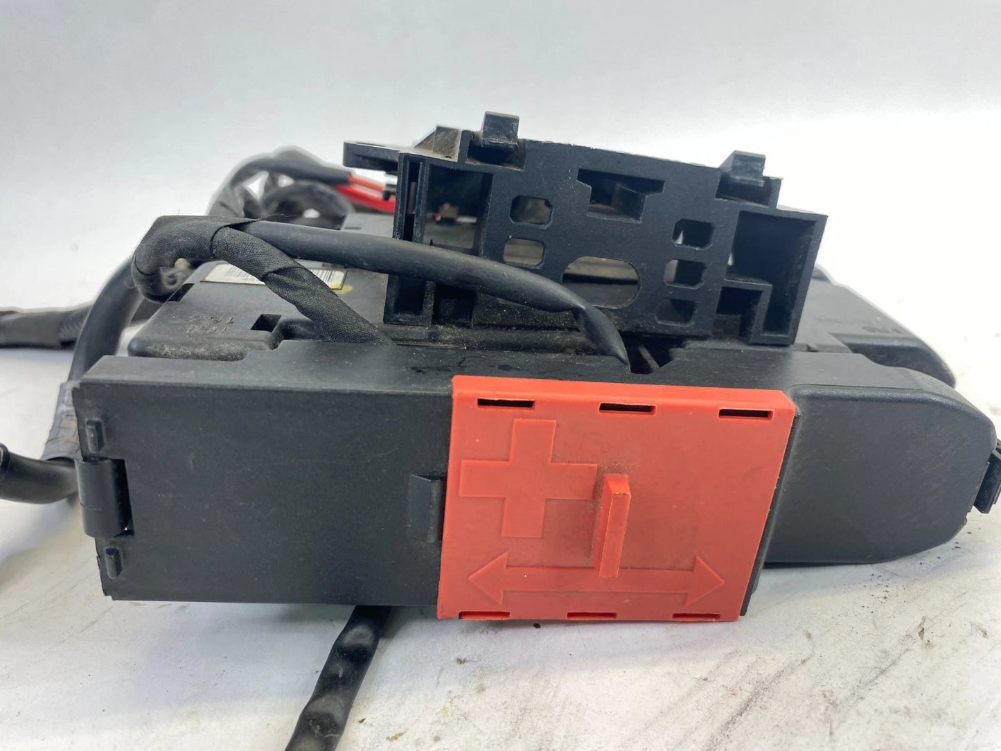 2010-2012 MERCEDES-BENZ GLK350 POSITIVE BATTERY TERMINAL JUNCTION A207-540-06-40