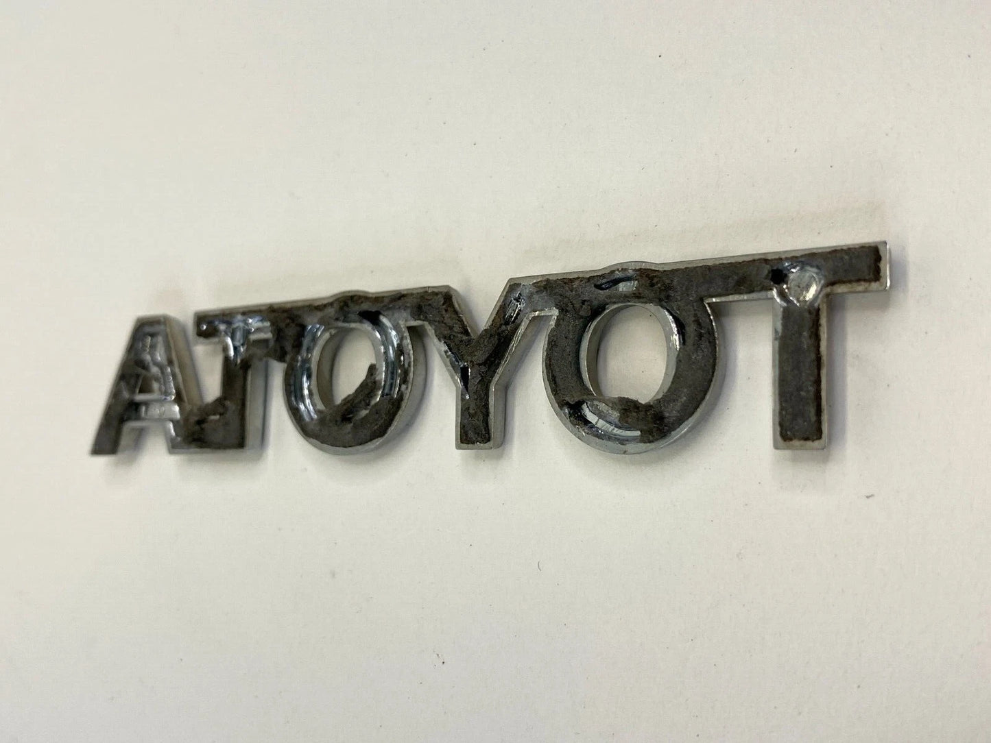 2006-2012 TOYOTA RAV4 BACK DOOR TOYOTA LOGO EMBLEM NAMEPLATE OEM