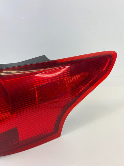 2015-2018 Ford Focus SEL Sedan 4-DR 2.0L Right Tail Light Taillight F1EB-13404