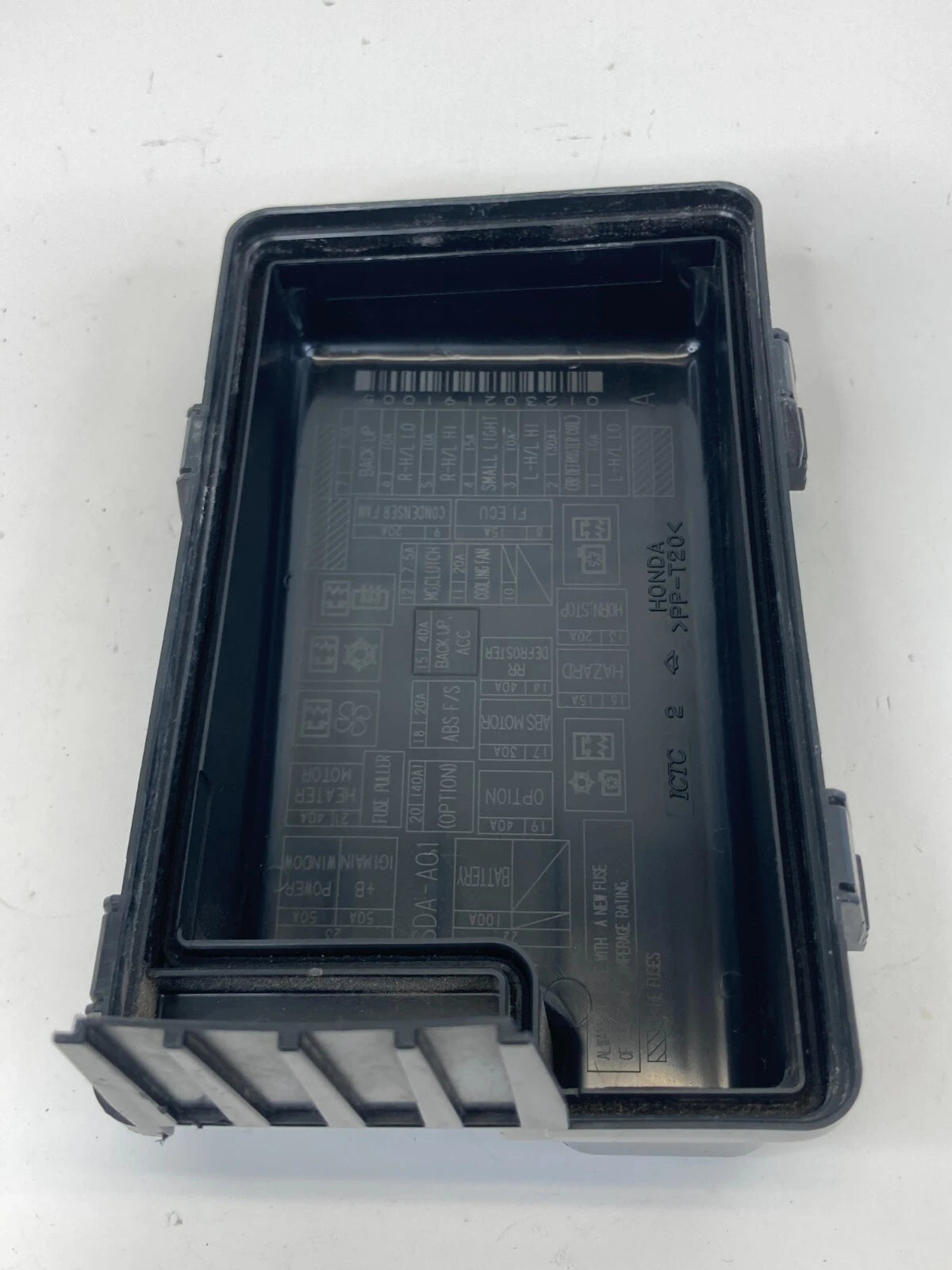 2003-2007 HONDA ACCORD 2.4L L4 ENGINE COMPARTMENT UPPER FUSE BOX RELAY LID COVER