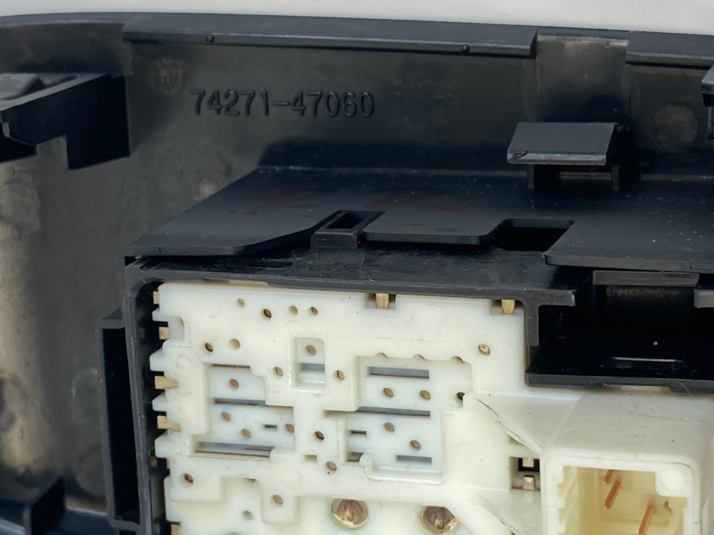 10-15 Toyota Prius Rear Right Door Window Switch W/Trim Bezel 74271-47060 OEM