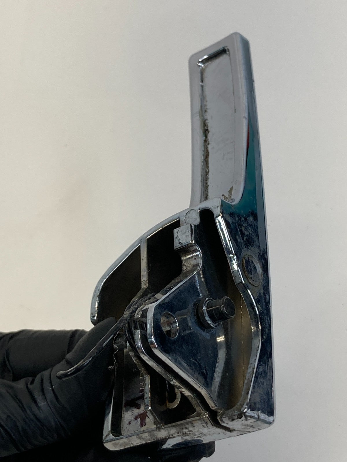 2003-2006 Lincoln Navigator Front Right Side Inner Door Handle w/ Bezel