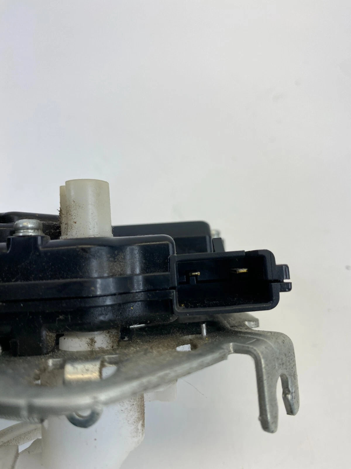 2009 2010 DODGE JOURNEY REAR TRUNK LIFTGATE LOCK LATCH RELEASE ACTUATOR OEM