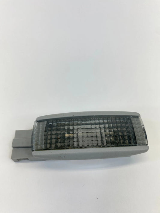 1998-2010 VOLKSWAGEN BEETLE FRONT SUNVISOR LAMP SUN VISOR VANITY LIGHT 3B0947113