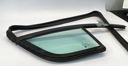 2015-2020 CHEVROLET TRAX FRONT LEFT DRIVER QUARTER WINDOW GLASS E943R-004582 OEM