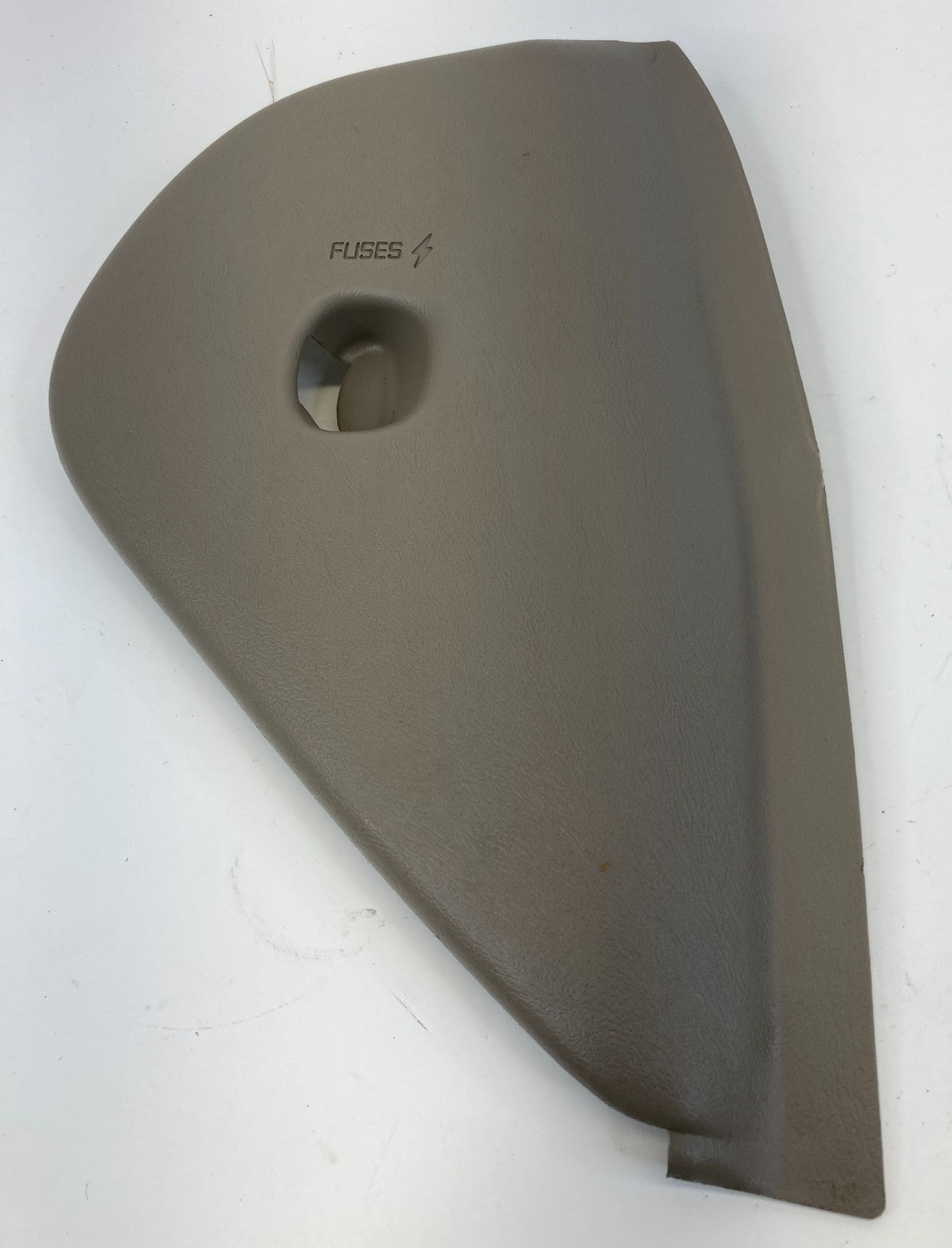 2000-2005 Chevrolet Monte Carlo Dash Right Side Fuse Box Cover Trim Cap 10314233