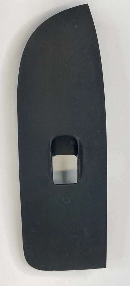 2002-2006 HONDA CR-V CRV FRONT RIGHT WINDOW SWITCH BEZEL TRIM COVER 83510-S9A-A0