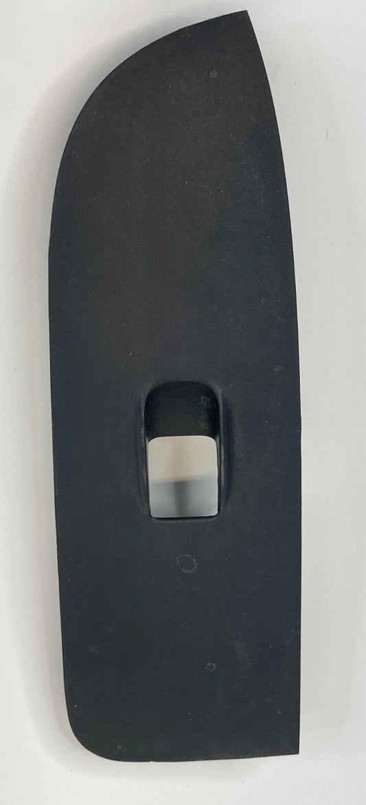 2002-2006 HONDA CR-V CRV FRONT RIGHT WINDOW SWITCH BEZEL TRIM COVER 83510-S9A-A0