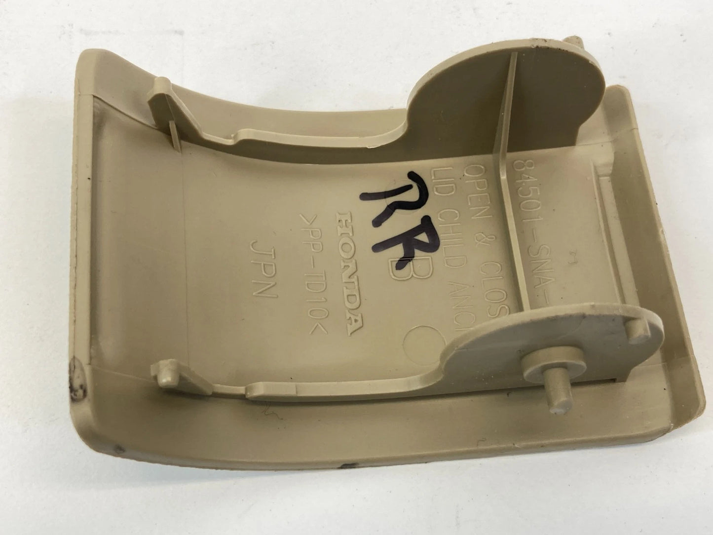 06-11 HONDA CIVIC RIGHT DECK LID CHILD SEAT ANCHOR COVER PLATE 84501-SNA-A0 OEM