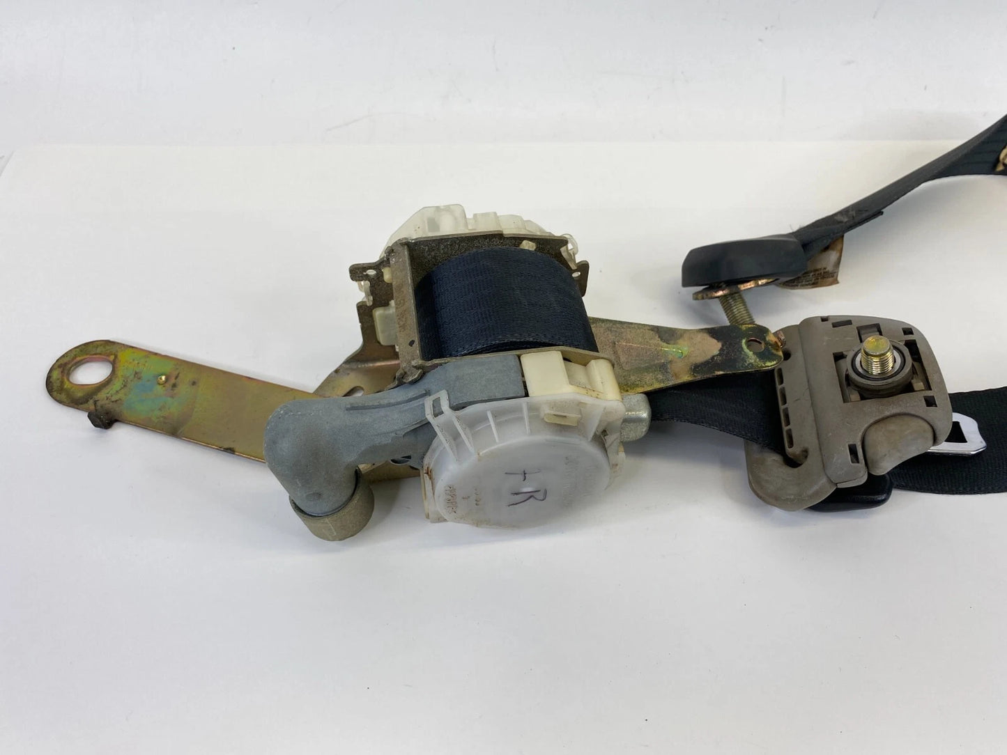 2005 2006 05 06 NISSAN ALTIMA FRONT RIGHT PASSENGER SIDE SEAT BELT RETRACTOR OEM