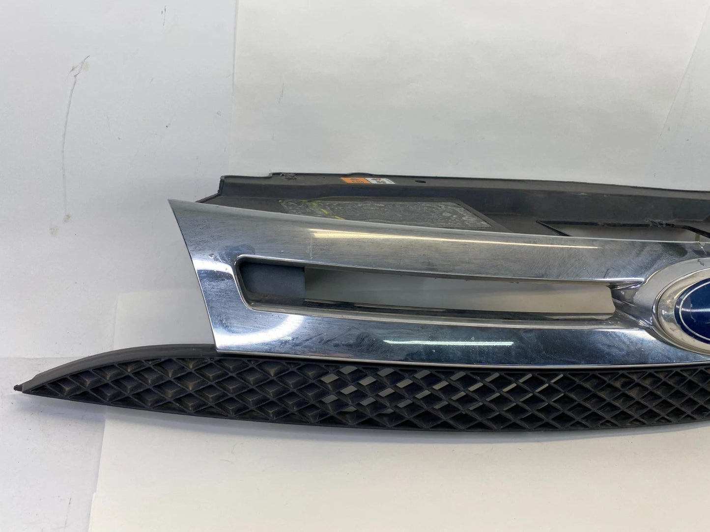2008-2011 FORD FOCUS SEDAN UPPER CHROME GRILLE GRILL ASSY 8S43-8200-BGW OEM