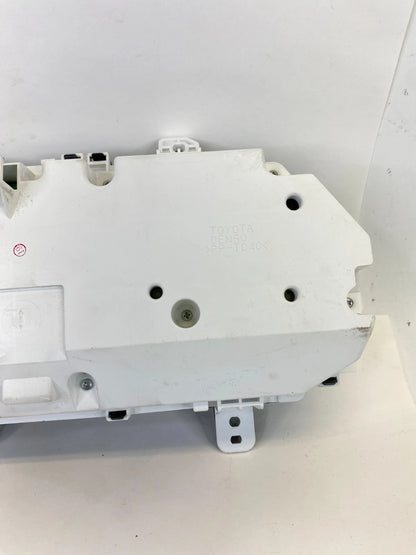 2005 2006 TOYOTA AVALON DASH INSTRUMENT CLUSTER SPEEDOMETER GAUGES 341.733 MILES