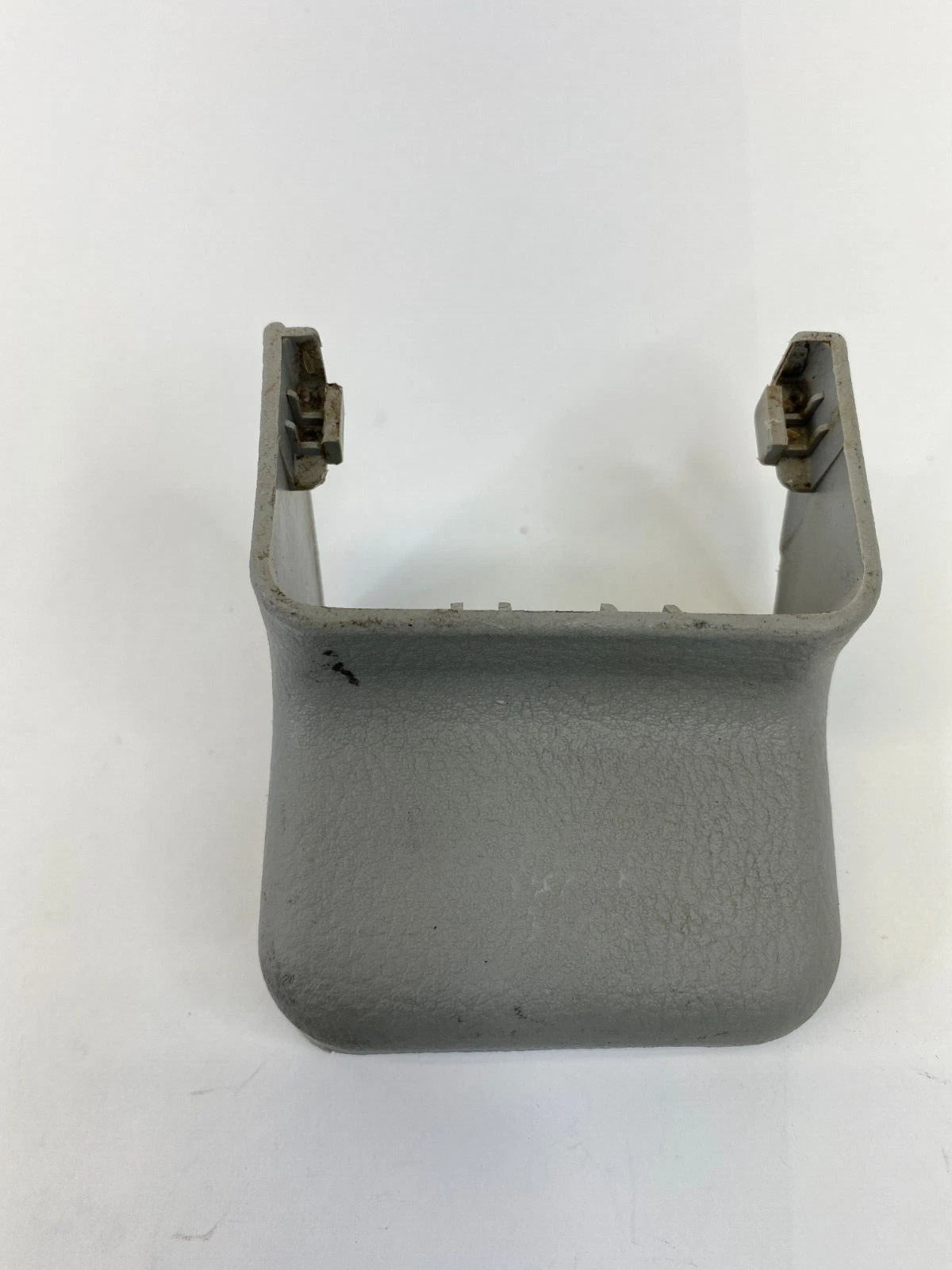 2004-2006 KIA SPECTRA FRONT RIGHT PASSENGER SEAT RAIL TRACK COVER GRAY UNIT OEM
